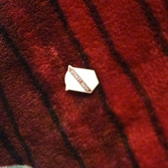 Vintage Salvation Army pin - Picture 2 of 3